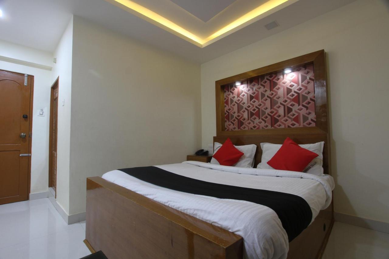 Divines Business Hotel Kuzhittura Buitenkant foto