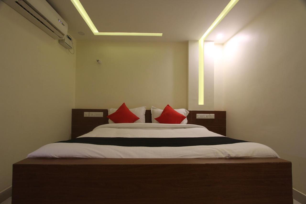 Divines Business Hotel Kuzhittura Buitenkant foto