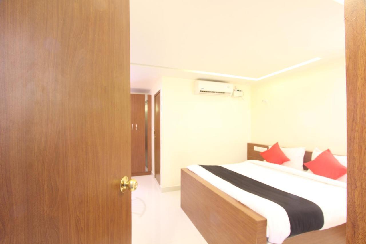 Divines Business Hotel Kuzhittura Buitenkant foto